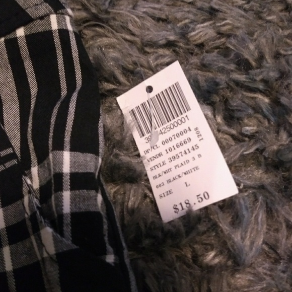 3/$15!! SALE ITEM!! Bundle for the offer!! - Picture 4 of 5